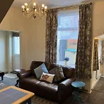 Beautiful North Bay Seaside Apartment, Free Parking And Courtyard Апартаменты