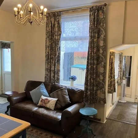 아파트 Beautiful North Bay Seaside Apartment, Free Parking And Courtyard *
