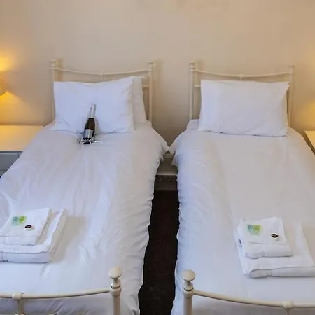 Apartment Beautiful North Bay Seaside Apartment, Free Parking And Courtyard *